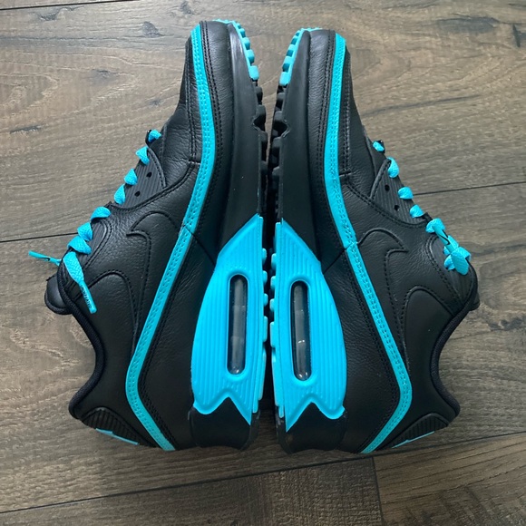 Nike Air Max 90 Undefeated Black/Blue Fury Sneakers Size 8.5 Men/10 Women - Picture 8 of 11